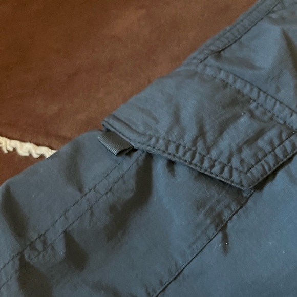 Columbia Omni Shade Sun Protect Cargo Nylon Hiking Shorts, Black | 42/10 - Picture 4 of 6